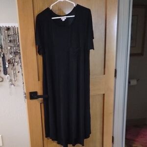 LuLaRoe XL Black Short-Sleeve Midi Pocket Dress